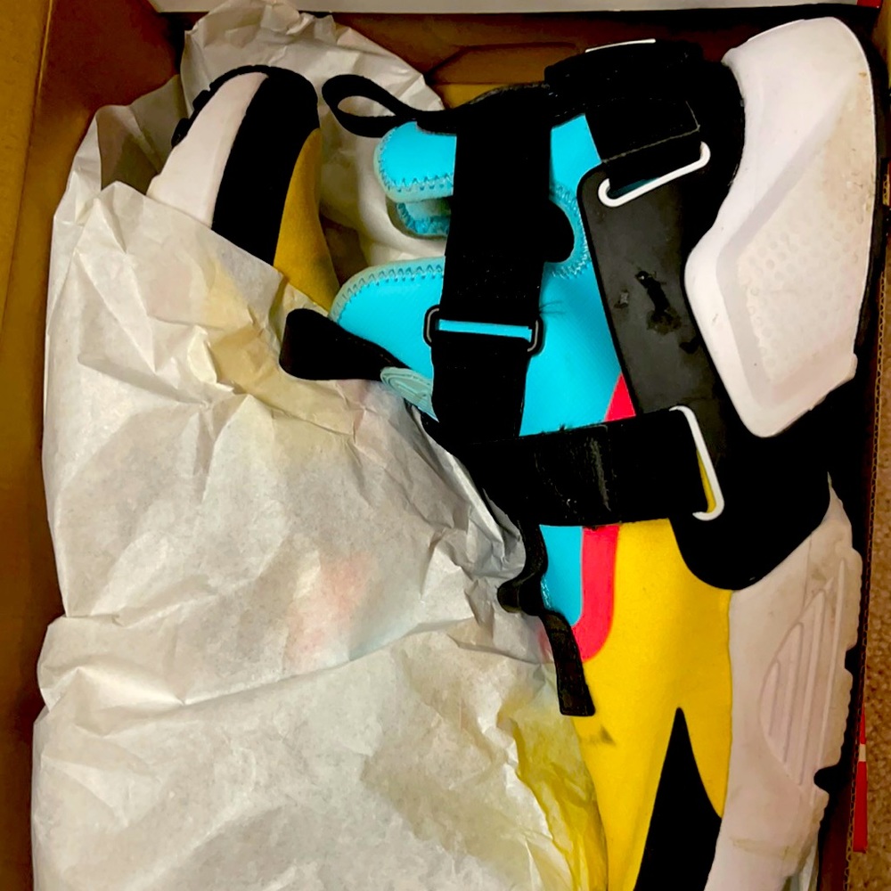 Used Nike Huarache City GS